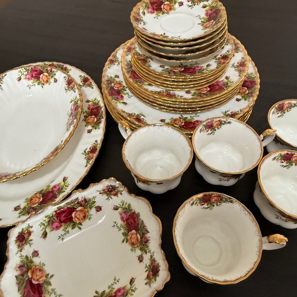 Royal Albert Old Country Roses Bone Chine - Picture 2 of 16